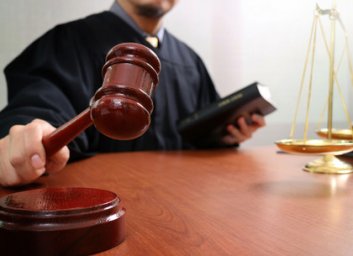 Криминальная троица наркоторговцев предстанет перед судом