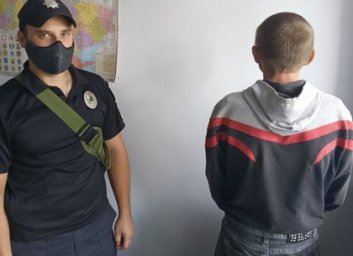 Изнасиловал девочку: педофилу сообщили о подозрении