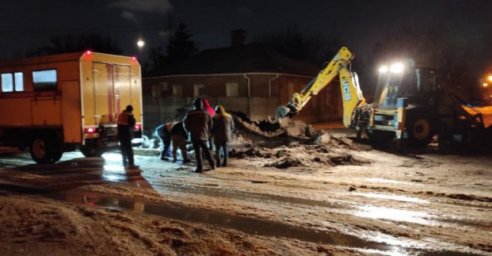 &laquo;Харьковводоканал&raquo; оперативно устраняет повреждения на улице Варваровской