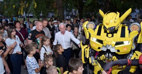 На Салтовке построили современную локацию с игровыми и спортивными площадками