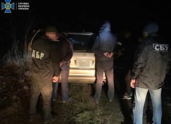 Харьковский таможенник организовал платный канал в Россию для нелегалов (ФОТО)