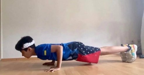  Харьковские школьники установили рекорд Украины в эстафете отжиманий