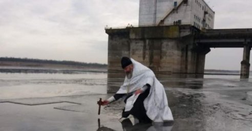  На &laquo;Харьковводоканале&raquo; освятили воду, которая поступает в дома харьковчан 