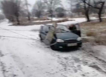 ВИДЕО: В результате ДТП автомобиль - клубок из проводов - Telegram