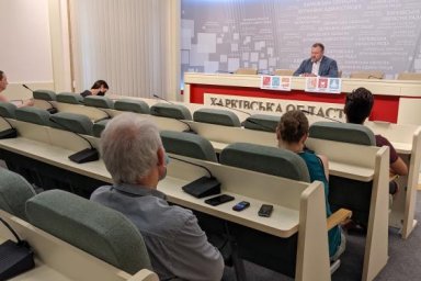 Постоянно работаем над увеличением количества центров массовой вакцинации. Михаил Черняк