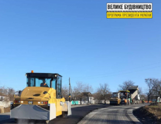 На дороге Гусаровка-Грушуваха устроили 6 км выравнивающего слоя покрытия