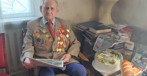 В преддверии Дня победы в Основянском районе навестили ветеранов