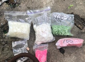 В лесополосе на Павловом Поле задержали закладчицу с крупной партией товара (ФОТО)