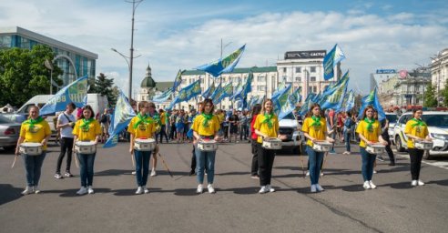 Флешмоб и шествие фанатов: в городе встретили возрождение &laquo;Металлиста&raquo;