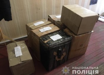 В Лозовой полицейские изъяли более 3,5 тысячи пачек сигарет неизвестного происхождения