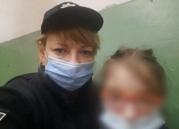 Девочка-подросток гостила у бабушки, пошла гулять и заблудилась