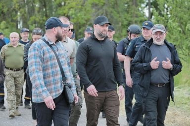  В Харьковской области показали работу новой машины для разминирования 