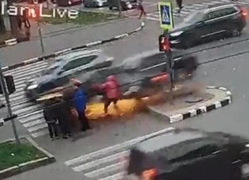 Женщина, сбитая на &laquo;острове безопасности&raquo; в Харькове, по-прежнему в коме (ХГС)