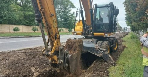  По улице Веснина перекладывают водовод 