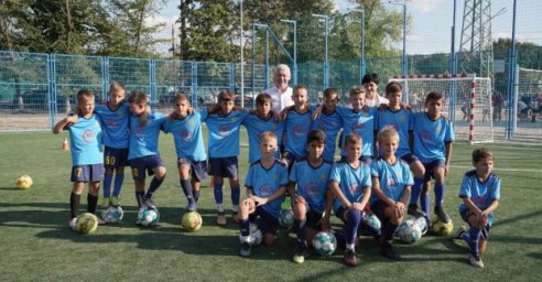 В школе № 94 открыли реконструированный стадион