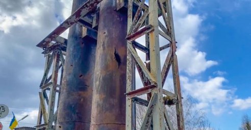 Рабочие &laquo;Теплосетей&raquo; ремонтируют трубы, чтобы обеспечить харьковчан горячей водой