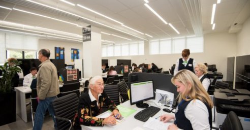 В центрах админуслуг введен новый режим работы