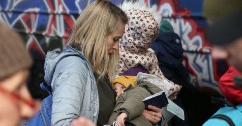 Всем зарегистрированным переселенцам из Харькова в мае продолжат выплачивать пособие