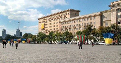 На площади Свободы временно ограничено движение транспорта