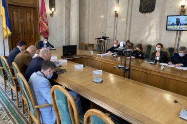 Средства защиты и медицинское оборудование в Украине будут закупать централизованно