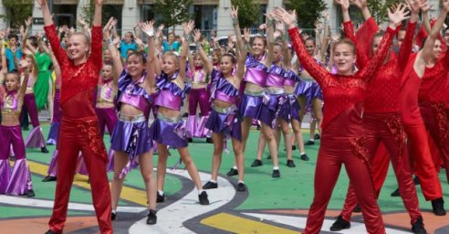 На День знаний в городе пройдет карнавал и выступит группа &laquo;KAZKA&raquo;