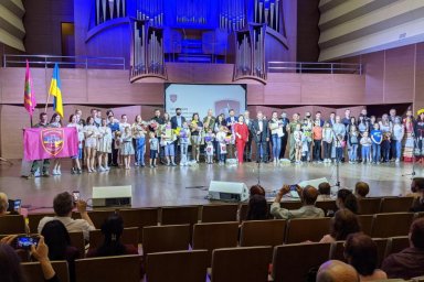 На Харьковщине детям погибших военных вручили награду &laquo;Родительское сердце&raquo;