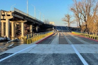  На Харківщині продовжуються роботи з відновлення доріг 