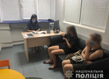 После ссоры 14-летняя школьница ходила по улицам города и не хотела возвращаться в семью