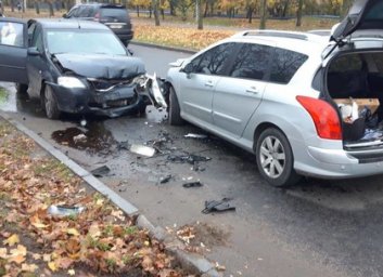 ФОТО: Лобовое ДТП на Асхарова (Обновлено, Патрульная полиция)