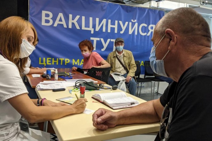 В Харьковской области работают 24 центра массовой вакцинации против COVID-19. Михаил Черняк