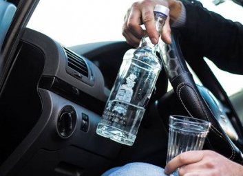 Возле сауны на Новой Баварии полиция остановила водителя, в крови которого алкоголя было в 11 раз бо