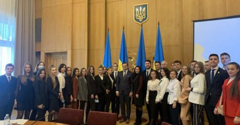Будущие дипломаты из Харькова посетили Министерство иностранных дел