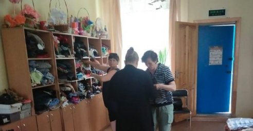 В терцентре Новобаварского района принимают помощь для переселенцев