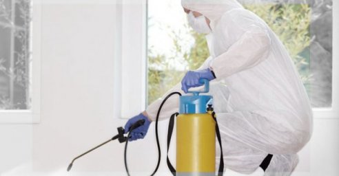 В Харькове дезинфицируют подъезды и остановки