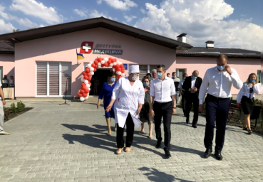 В поселке Савинцы Балаклейского района завершили строительство амбулатории