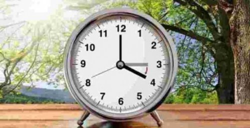  Украина перешла на летнее время, стрелки перевели на час вперед 