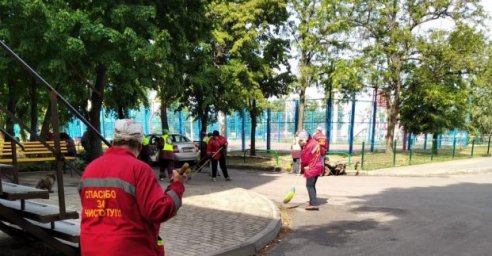Харьковские коммунальщики приводят в порядок город