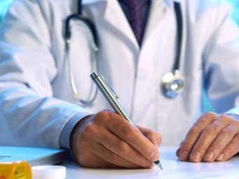 Экономист прокомментировал вопрос зарплат украинских медиков