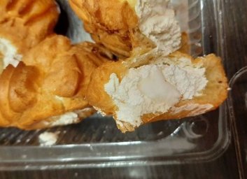 &laquo;Веселые&raquo; эклеры доставили в харьковское СИЗО