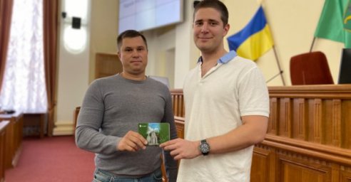 Сотрудники Харьковского горсовета начали получать &laquo;Карту харьковчанина&raquo;