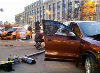 На Научной не разъехались два гонщика (ФОТО)