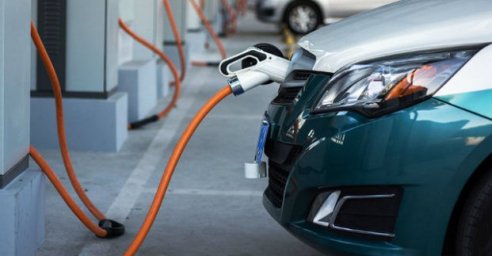 Харьковские муниципальные парковки оборудуют электрозаправками