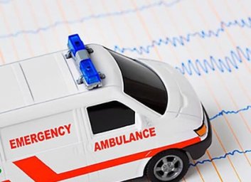 Пострадавших от нападения пьяных неадекватов врачей скорой посетили руководитель регионального подра