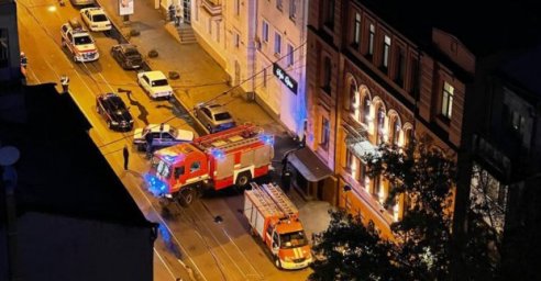 Город восстановит сгоревшую кровлю дома на улице Маяковского