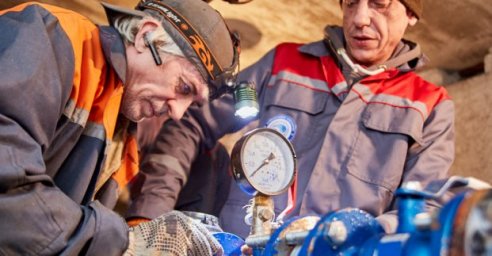 В жилых домах Харькова продолжают устанавливать приборы учета холодной воды