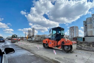 На объездной дороге вокруг города Харькова проводятся ремонтные работы