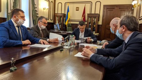 Алексей Кучер провел встречу с руководителями заводов &laquo;Турбоатом&raquo; и &laquo;Электротяжмаш&raquo;