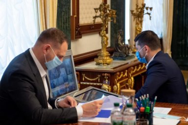 Непродовольственные рынки надо открывать при условии соблюдения мер безопасности. Президент