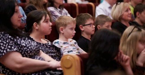  Театр &laquo;Тимур&raquo; показал спектакль для детей Основянского района 