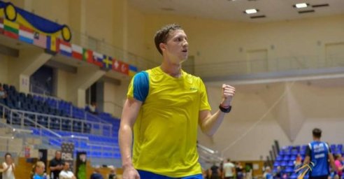  Лучший бадминтонист Украины Артем Почтарев проводит аукцион в поддержку харьковчан 